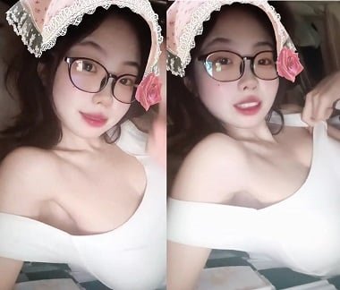 Em gái có cặp mông sexy